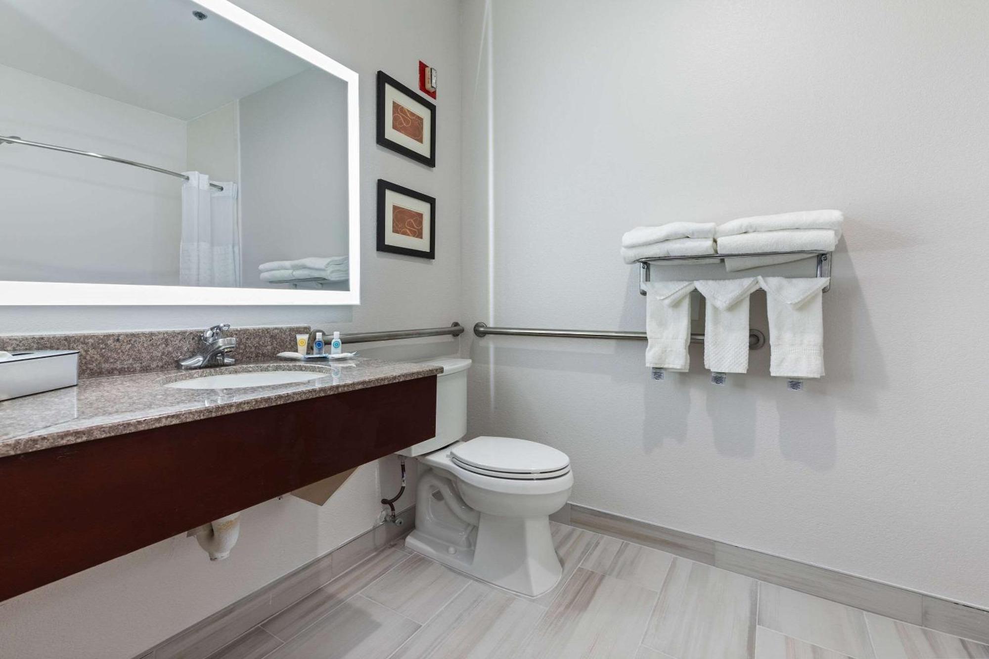 Comfort Suites Lombard - Addison Екстер'єр фото